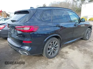2022 BMW X5 xDrive40i z VIN 5UXCR6C0XN9J12212, wystawiony jako IAAI lot #41656748 z przebiegiem 30 740 mil mil oraz . Historia ofert i sprzedaży dostępna na DreamBid. Obrazek 4.