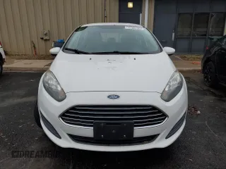 2015 Ford Fiesta S z VIN 3FADP4TJ3FM219779, wystawiony jako Copart lot #86576974 z przebiegiem 262 121 mil mil oraz Czysty tytuł • Clean title. Historia ofert i sprzedaży dostępna na DreamBid. Obrazek 5.