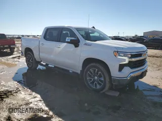 2023 Chevrolet Silverado 1500 LT with VIN 2GCUDDED9P1107846, listed as a Copart auction lot 79633744 with 33,157 mi miles and Salvage Title. Bid and sale history available at carsss.com. Image 4.