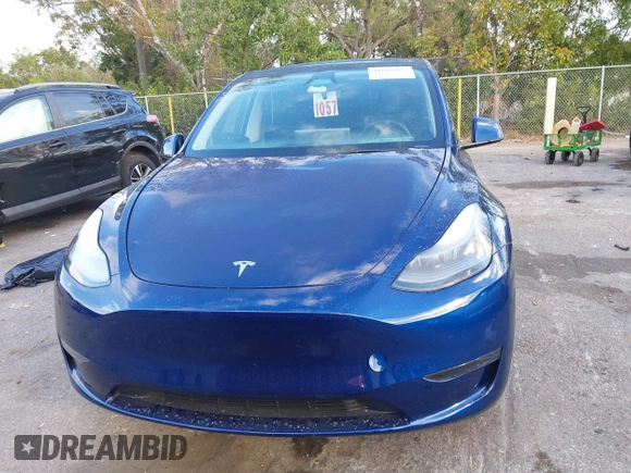 2024 Tesla Model Y с VIN 7SAYGDED5RF015208, выставлен на аукционе IAAI как лот 41608087 с пробегом 10 059 миль миль и . История ставок и продаж доступна на DreamBid. Изображение 12.