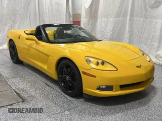 2005 Chevrolet Corvette z VIN 1G1YY34U755121170, wystawiony jako Copart lot #57413505 z przebiegiem 77 002 mil mil oraz Czysty tytuł • Clean title. Historia ofert i sprzedaży dostępna na DreamBid. Obrazek 1.