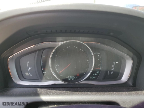 2015 Volvo XC60 T5 Drive-E Premier with VIN YV440MDKXF2735129, listed as a Copart auction lot 54358205 with 127,241 mi miles and Clean Title. Bid and sale history available at carsss.com. Image 9.