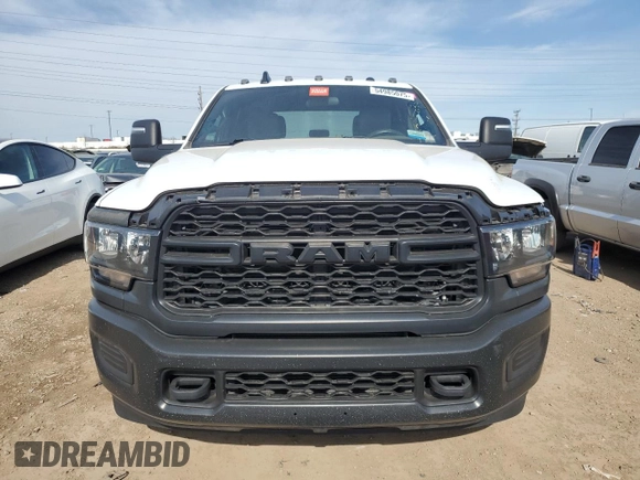2023 Ram 3500 Tradesman z VIN 3C63RRGL0PG548214, wystawiony jako Copart lot #54985075 z przebiegiem 278 036 mil mil oraz Czysty tytuł • Clean title. Historia ofert i sprzedaży dostępna na DreamBid. Obrazek 5.