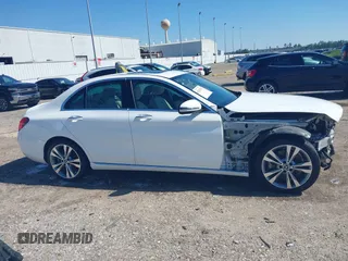 2020 Mercedes-Benz C 300 with VIN 55SWF8DB5LU327808, listed as a IAAI auction lot 41527943 with 31,642 mi miles and . Bid and sale history available at carsss.com. Image 14.
