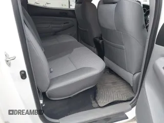 2014 Toyota Tacoma with VIN 3TMLU4EN5EM157590, listed as a IAAI auction lot 41687141 with 111,836 mi miles. Bid and sale history available at carsss.com. Image 8.