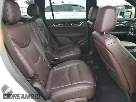 2021 Cadillac XT6 Premium Luxury z VIN 1GYKPCRS0MZ116319, wystawiony jako Copart lot #44315055 z przebiegiem 61 105 mil mil oraz Szkoda całkowita • Salvage title. Historia ofert i sprzedaży dostępna na DreamBid. Obrazek 11.
