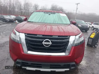 2024 Nissan Pathfinder Platinum z VIN 5N1DR3DJ1RC275508, wystawiony jako IAAI lot #41566678 z przebiegiem 5 326 mil mil oraz . Historia ofert i sprzedaży dostępna na DreamBid. Obrazek 12.