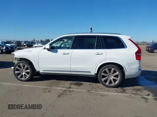 2016 Volvo XC90 T6 Inscription with VIN YV4A22PL1G1036985, listed as a IAAI auction lot 41698124 with 88,578 mi miles. Bid and sale history available at carsss.com. Image 15.