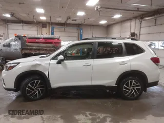 2019 Subaru Forester Limited with VIN JF2SKAUC3KH526772, listed as a IAAI auction lot 41769522 with 35,688 mi miles. Bid and sale history available at carsss.com. Image 14.