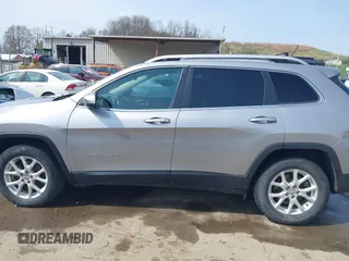2018 Jeep Cherokee Latitude Tech Connect with VIN 1C4PJMCX7JD549572, listed as a IAAI auction lot 41932602 with 134,025 mi miles and . Bid and sale history available at DreamBid. Image 14.