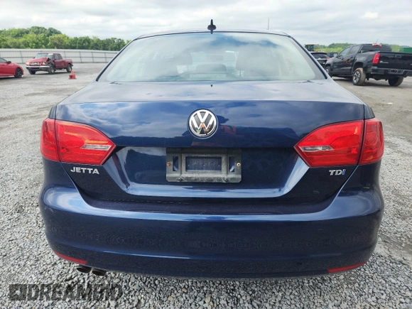 2014 Volkswagen Jetta TDI w/Premium/Nav z VIN 3VWLL7AJ8EM284760, wystawiony jako Copart lot #56986005 z przebiegiem 48 253 mil mil oraz Szkoda całkowita • Salvage title. Historia ofert i sprzedaży dostępna na DreamBid. Obrazek 6.