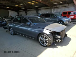 2018 Mercedes-Benz C 300 z VIN 55SWF4JB1JU267830, wystawiony jako Copart lot #57092825 z przebiegiem 121 097 mil mil oraz Szkoda całkowita • Salvage title. Historia ofert i sprzedaży dostępna na DreamBid. Obrazek 4.