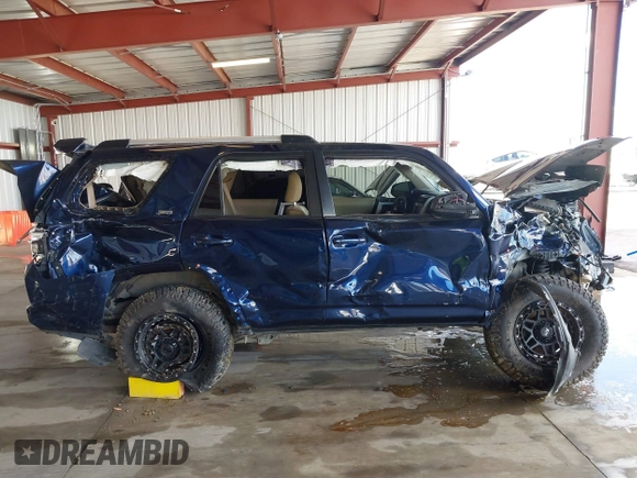 2021 Toyota 4Runner SR5 with VIN JTEMU5JR3M5893415, listed as a IAAI auction lot 41531818 with 82,226 mi miles and . Bid and sale history available at DreamBid. Image 14.