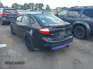 2018 Ford Fiesta S z VIN 3FADP4AJ0JM131607, wystawiony jako IAAI lot #42707624 z przebiegiem 109 815 mil mil oraz . Historia ofert i sprzedaży dostępna na DreamBid. Obrazek 3.