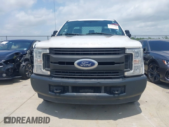 2019 Ford Super Duty F-250 SRW XL with VIN 1FDBF2A69KED44630, listed as a IAAI auction lot 42127168 with 70,738 mi miles. Bid and sale history available at carsss.com. Image 6.