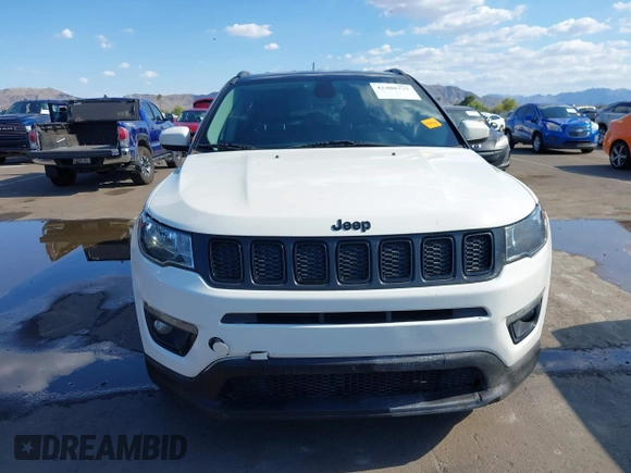 2019 Jeep Compass Altitude z VIN 3C4NJCBB3KT637375, wystawiony jako IAAI lot #42408775 z przebiegiem 114 977 mil mil oraz . Historia ofert i sprzedaży dostępna na DreamBid. Obrazek 13.
