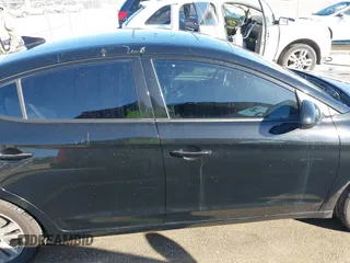 2017 Hyundai Elantra SE z VIN 5NPD84LFXHH140945, wystawiony jako IAAI lot #41755694 z przebiegiem 138 654 mil mil oraz . Historia ofert i sprzedaży dostępna na DreamBid. Obrazek 13.