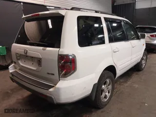 2007 Honda Pilot EX-L with VIN 5FNYF18507B019943, listed as a IAAI auction lot 41986403 with 179,379 mi miles. Bid and sale history available at carsss.com. Image 4.