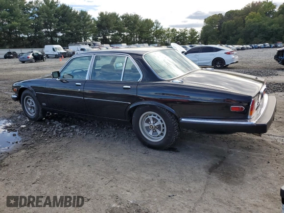1986 Jaguar XJ z VIN SAJAV1341GC458926, wystawiony jako Copart lot #73985024 z przebiegiem 73 337 mil mil oraz Czysty tytuł • Clean title. Historia ofert i sprzedaży dostępna na DreamBid. Obrazek 2.