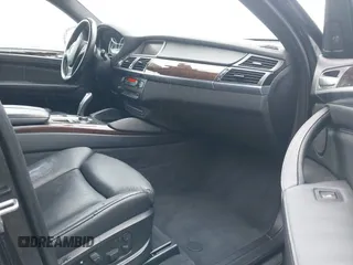 2014 BMW X6 50i z VIN 5UXFG8C57EL593257, wystawiony jako IAAI lot #41655486 z przebiegiem 128 292 mil mil oraz . Historia ofert i sprzedaży dostępna na DreamBid. Obrazek 5.