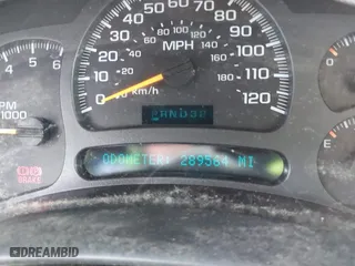 2003 Chevrolet Suburban Z71 with VIN 3GNFK16Z43G335561, listed as a IAAI auction lot 41901703 with 289,564 mi miles. Bid and sale history available at carsss.com. Image 7.
