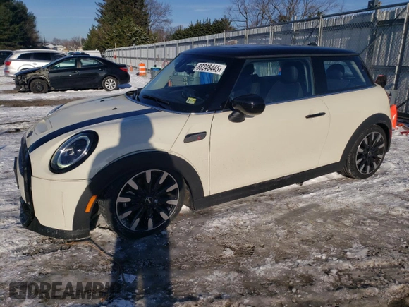 2022 MINI Hardtop Cooper S with VIN WMW53DH03N2R73889, listed as a Copart auction lot 88246445 with 18,111 mi miles and Salvage Title. Bid and sale history available at DreamBid. Image 1.