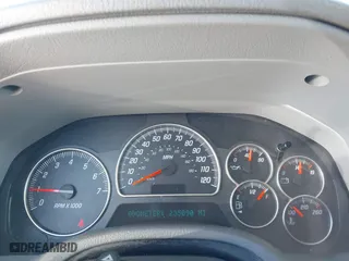 2005 GMC Envoy SLE with VIN 1GKDS13S252305661, listed as a IAAI auction lot 41751800 with 235,090 mi miles. Bid and sale history available at carsss.com. Image 7.