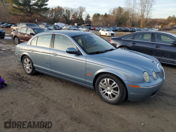 2005 Jaguar S-Type z VIN SAJWA01T45FN51425, wystawiony jako Copart lot #86682684 z przebiegiem 53 218 mil mil oraz Czysty tytuł • Clean title. Historia ofert i sprzedaży dostępna na DreamBid. Obrazek 4.