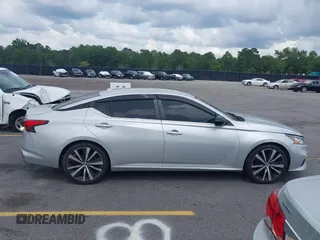 2020 Nissan Altima SR z VIN 1N4BL4CVXLC130195, wystawiony jako IAAI lot #42504838 z przebiegiem 104 389 mil mil oraz . Historia ofert i sprzedaży dostępna na DreamBid. Obrazek 13.