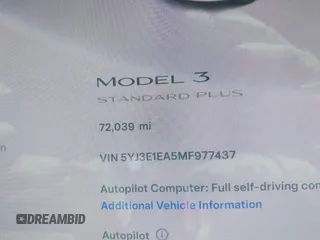 2021 Tesla Model 3 Standard Range Plus z VIN 5YJ3E1EA5MF977437, wystawiony jako IAAI lot #40297512 z przebiegiem 72 039 mil mil oraz . Historia ofert i sprzedaży dostępna na DreamBid. Obrazek 15.