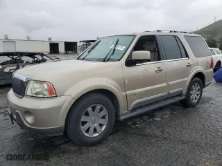 2004 Lincoln Navigator Luxury with VIN 5LMFU27RX4LJ03499, listed as a Copart auction lot 48695175 with 129,294 mi miles and Salvage Title. Bid and sale history available at carsss.com. Image 1.