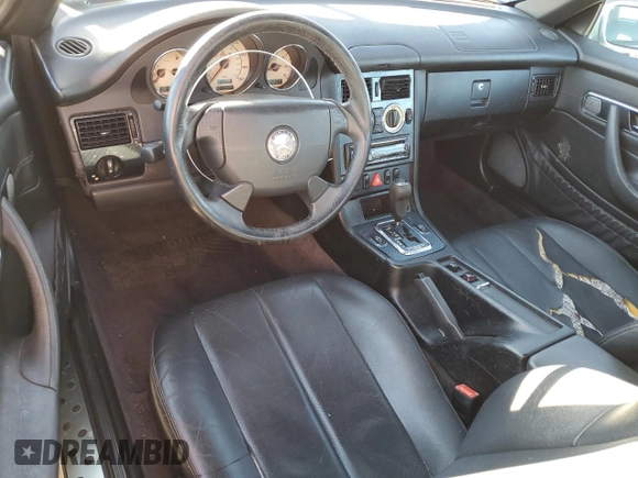 2000 Mercedes-Benz SLK-Class Kompressor with VIN WDBKK47F2YF150980, listed as a Copart auction lot 77537264 with 82,206 mi miles and Salvage Title. Bid and sale history available at carsss.com. Image 8.