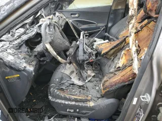 2017 Hyundai Santa Fe 2.0T z VIN 5XYZUDLA6HG406037, wystawiony jako Copart lot #61124765 z przebiegiem Nie podano mil oraz Nie do naprawy • Non repairable. Historia ofert i sprzedaży dostępna na DreamBid. Obrazek 7.