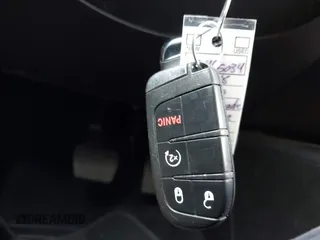 2018 Jeep Renegade Latitude z VIN ZACCJABB8JPH95034, wystawiony jako IAAI lot #42391815 z przebiegiem 47 562 mil mil oraz . Historia ofert i sprzedaży dostępna na DreamBid. Obrazek 11.