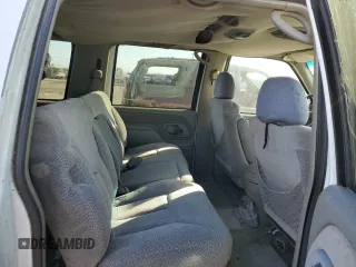 1998 GMC Suburban z VIN 1GKFK16R1WJ700312, wystawiony jako Copart lot #73160574 z przebiegiem 150 174 mil mil oraz Czysty tytuł • Clean title. Historia ofert i sprzedaży dostępna na DreamBid. Obrazek 10.