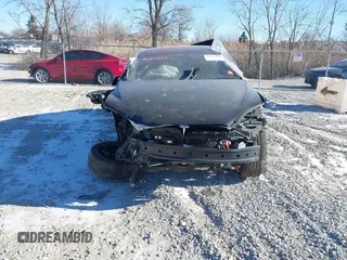 2017 Tesla Model X 90D z VIN 5YJXCBE26HF044710, wystawiony jako IAAI lot #40816228 z przebiegiem Nie podano mil oraz . Historia ofert i sprzedaży dostępna na DreamBid. Obrazek 11.