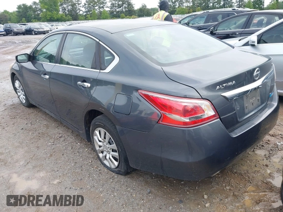 2013 Nissan Altima SV with VIN 1N4AL3AP2DC110731, listed as a IAAI auction lot 42037362 with 265,764 mi miles and . Bid and sale history available at carsss.com. Image 3.