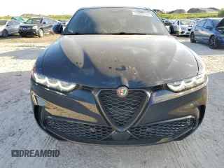 2024 Alfa Romeo Tonale Veloce z VIN ZASPATDW8R3062127, wystawiony jako Copart lot #75225734 z przebiegiem 1601 mil mil oraz Szkody całkowita. Historia ofert i sprzedaży dostępna na DreamBid. Obrazek 5.