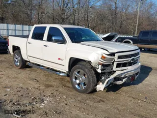 2015 Chevrolet Silverado 1500 LT with VIN 3GCUKREHXFG460818, listed as a IAAI auction lot 41491758 with 211,704 mi miles. Bid and sale history available at carsss.com. Image 1.