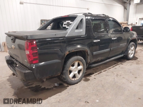 2007 Chevrolet Avalanche LTZ with VIN 3GNFK12327G236731, listed as a IAAI auction lot 41707271 with 243,088 mi miles. Bid and sale history available at carsss.com. Image 4.