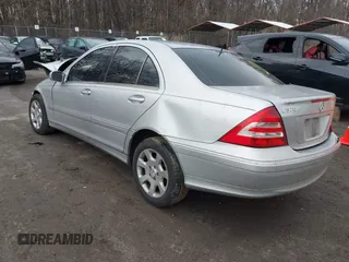 2005 Mercedes-Benz C 320 с VIN WDBRF64J85F605107, выставлен на аукционе IAAI как лот 41470284 с пробегом Не указан миль и . История ставок и продаж доступна на DreamBid. Изображение 3.
