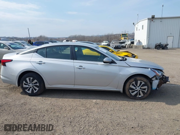 2019 Nissan Altima 2.5 S with VIN 1N4BL4BW0KC142252, listed as a IAAI auction lot 41722876 with 28,677 mi miles. Bid and sale history available at carsss.com. Image 13.