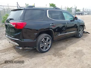 2017 GMC Acadia Denali z VIN 1GKKNXLS1HZ326675, wystawiony jako IAAI lot #42425835 z przebiegiem 74 576 mil mil oraz . Historia ofert i sprzedaży dostępna na DreamBid. Obrazek 4.