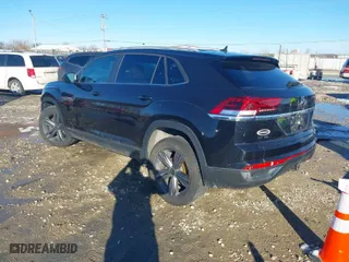 2020 Volkswagen Atlas Cross Sport 3.6L V6 SE w/Technology with VIN 1V21E2CA9LC225525, listed as a IAAI auction lot 41742619 with 71,185 mi miles. Bid and sale history available at carsss.com. Image 3.