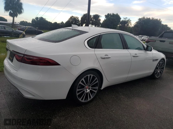 2022 Jaguar XF SE with VIN SAJBG4FX4NCY90817, listed as a Copart auction lot 74198844 with 0 mi miles and Non Repairable. Bid and sale history available at carsss.com. Image 3.