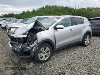 2018 Kia Sportage LX z VIN KNDPMCAC4J7446934, wystawiony jako Copart lot #53712435 z przebiegiem 72 974 mil mil oraz Szkody całkowita. Historia ofert i sprzedaży dostępna na DreamBid. Obrazek 1.