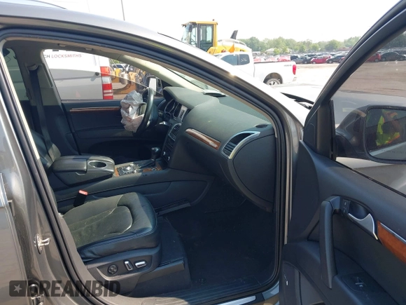 2014 Audi Q7 S line Prestige with VIN WA1DGAFE2ED015034, listed as a IAAI auction lot 42443990 with 51,612 mi miles and . Bid and sale history available at DreamBid. Image 5.