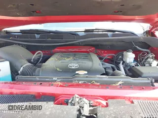 2017 Toyota Tundra SR z VIN 5TFUY5F10HX677527, wystawiony jako IAAI lot #42157357 z przebiegiem 43 111 mil mil oraz . Historia ofert i sprzedaży dostępna na DreamBid. Obrazek 10.
