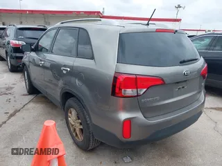 2015 Kia Sorento LX with VIN 5XYKT4A60FG659175, listed as a IAAI auction lot 42133740 with 178,406 mi miles. Bid and sale history available at carsss.com. Image 3.