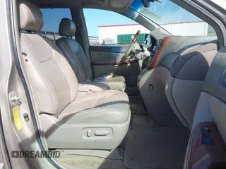 2005 Toyota Sienna XLE with VIN 5TDZA22C15S356467, listed as a IAAI auction lot 42093730 with 227,254 mi miles. Bid and sale history available at carsss.com. Image 5.